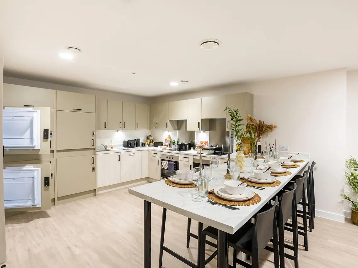 Premium Ensuite - Crown Place - Gallery - 10