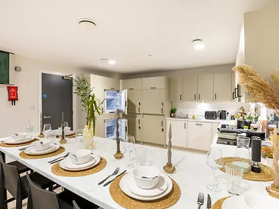 Premium Ensuite - Crown Place - Gallery - 6