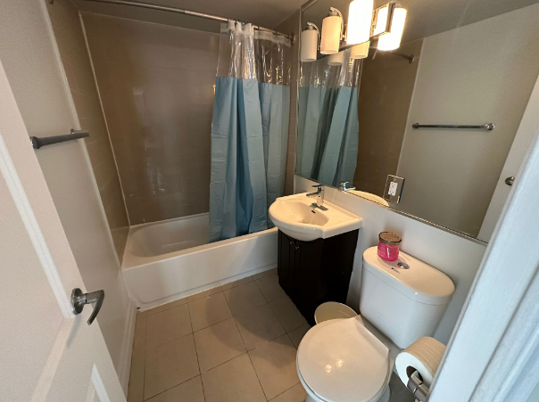  Single Room  -  80 Wellsley St. E  - Gallery -  3