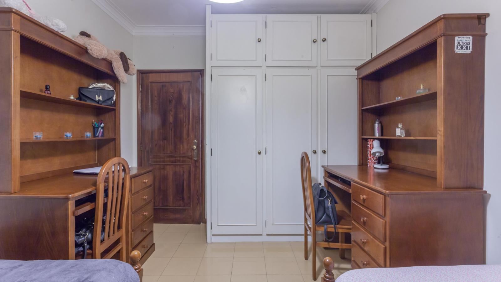 Snug Twin Bedroom With Balcony In 3-Room Apartment Near ISMAI - 1