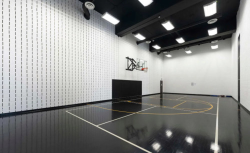 Luxury Newly Apt. w/ Terrace + Gym close to Square One Mall