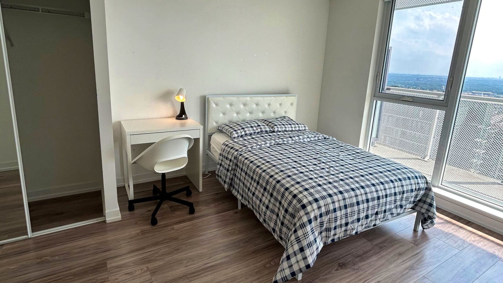  Private Master Bedroom  -  Luxury Newly Apt. w/ Terrace + Gym close to Square One Mall  - Gallery -  11