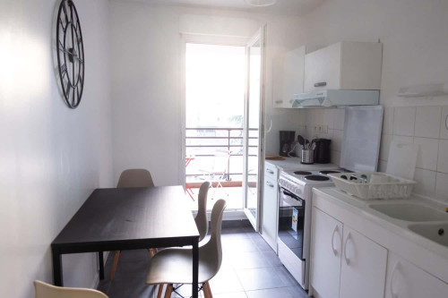 Large bright room - 18m² - LY011 - Gallery - 11