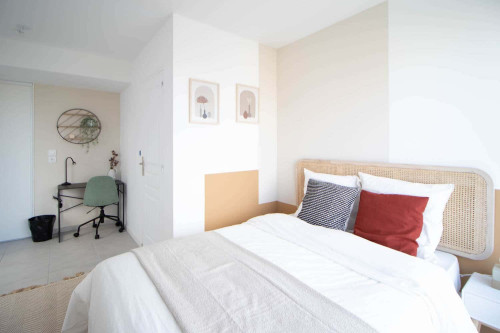 Charming 14 m² bedroom for rent in Villeurbanne