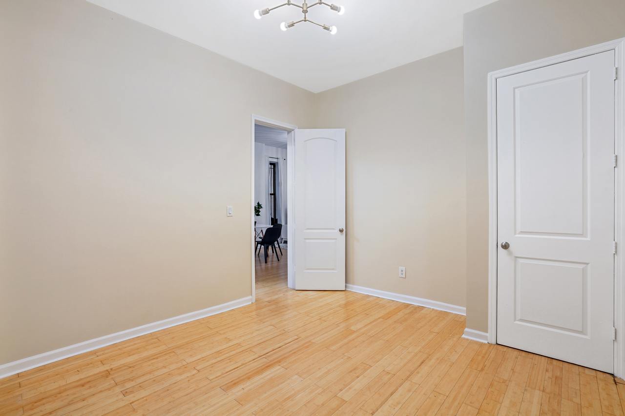  #711: West Harlem - Queen Bedroom A  -  #711: West Harlem  - Gallery -  10