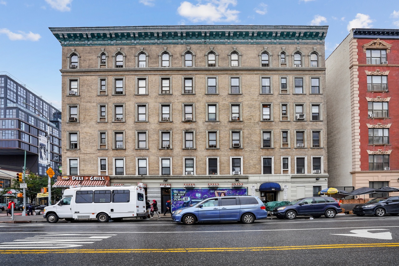  #711: West Harlem - Queen Bedroom A  -  #711: West Harlem  - Gallery -  2