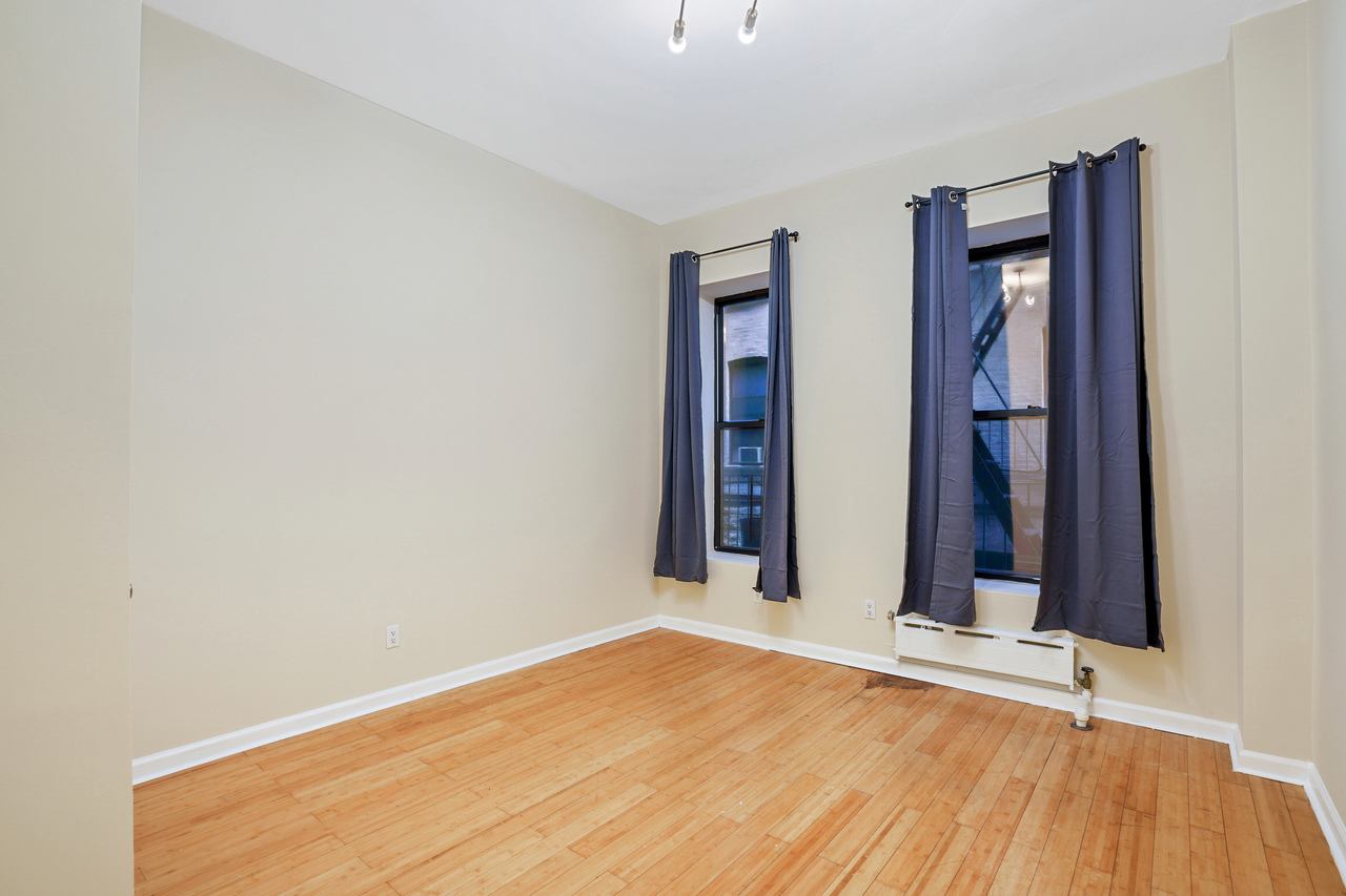  #711: West Harlem - Queen Bedroom A  -  #711: West Harlem  - Gallery -  12