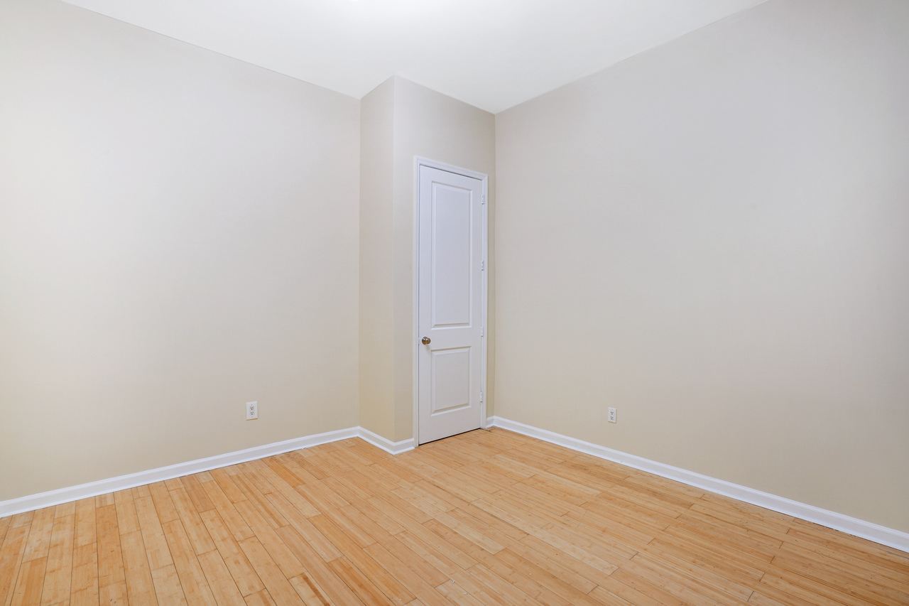  #711: West Harlem - Queen Bedroom A  -  #711: West Harlem  - Gallery -  11