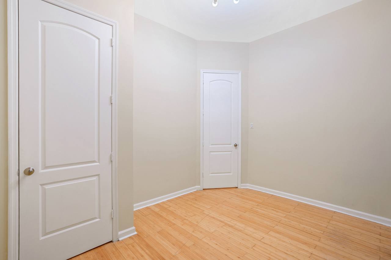  #711: West Harlem - Queen Bedroom B  -  #711: West Harlem  - Gallery -  10