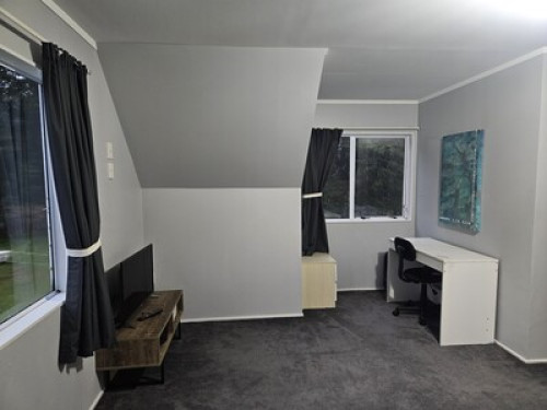 Peaceful Rural Living – Large Room 