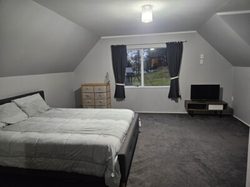 Peaceful Rural Living – Large Room  - Gallery - 7