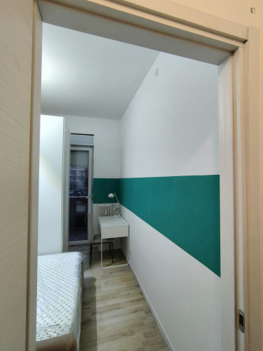 Cute single bedroom with balcony in the heart of Bologna, near the main train station