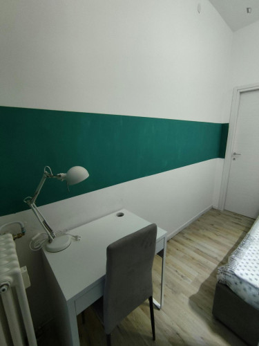 Cute single bedroom with balcony in the heart of Bologna, near the main train station