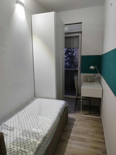 Cute single bedroom with balcony in the heart of Bologna, near the main train station
