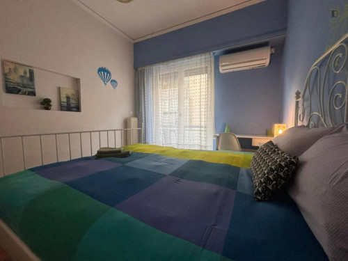 Exciting Double Bedroom with a balcony close to Biktṓria Metro