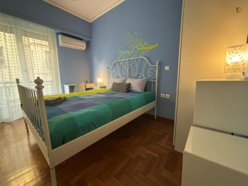 Exciting Double Bedroom with a balcony close to Biktṓria Metro