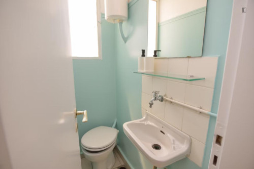 Double bedroom near the Biktṓria metro station