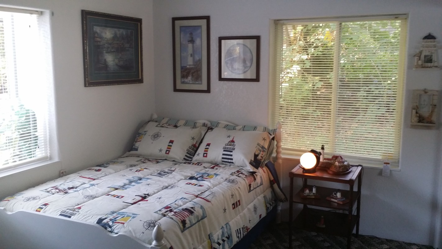 Lighthouse Room(Single Bed) - Quiet, country home near Hood Canal - Gallery - 1
