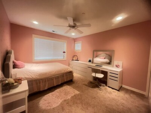 Grace's Corner *Females Only* - Gallery - 11