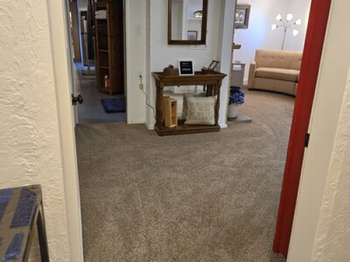 Mission Meadows Basement Apartment - Gallery - 21