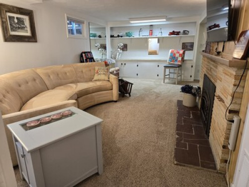 Mission Meadows Basement Apartment - Gallery - 19
