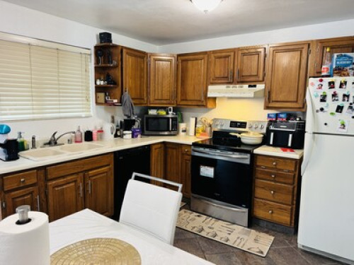 1 Bedroom with private bathroom 