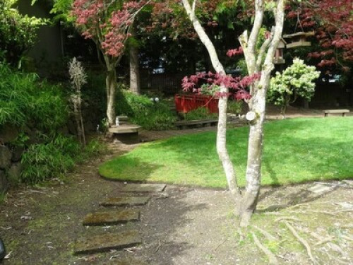 House w/  Japanese/vegetable garden