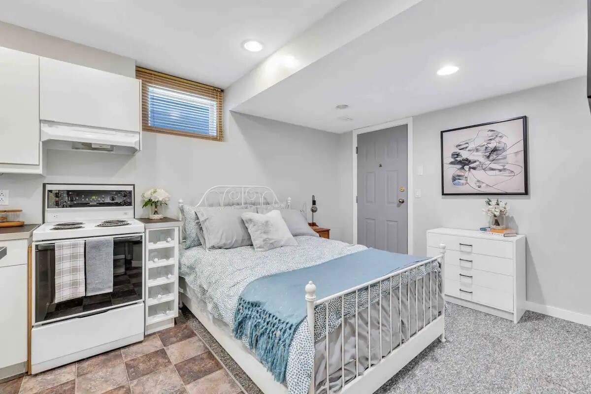 Bachelor Suite With Kitchen (Single Bed) - 1