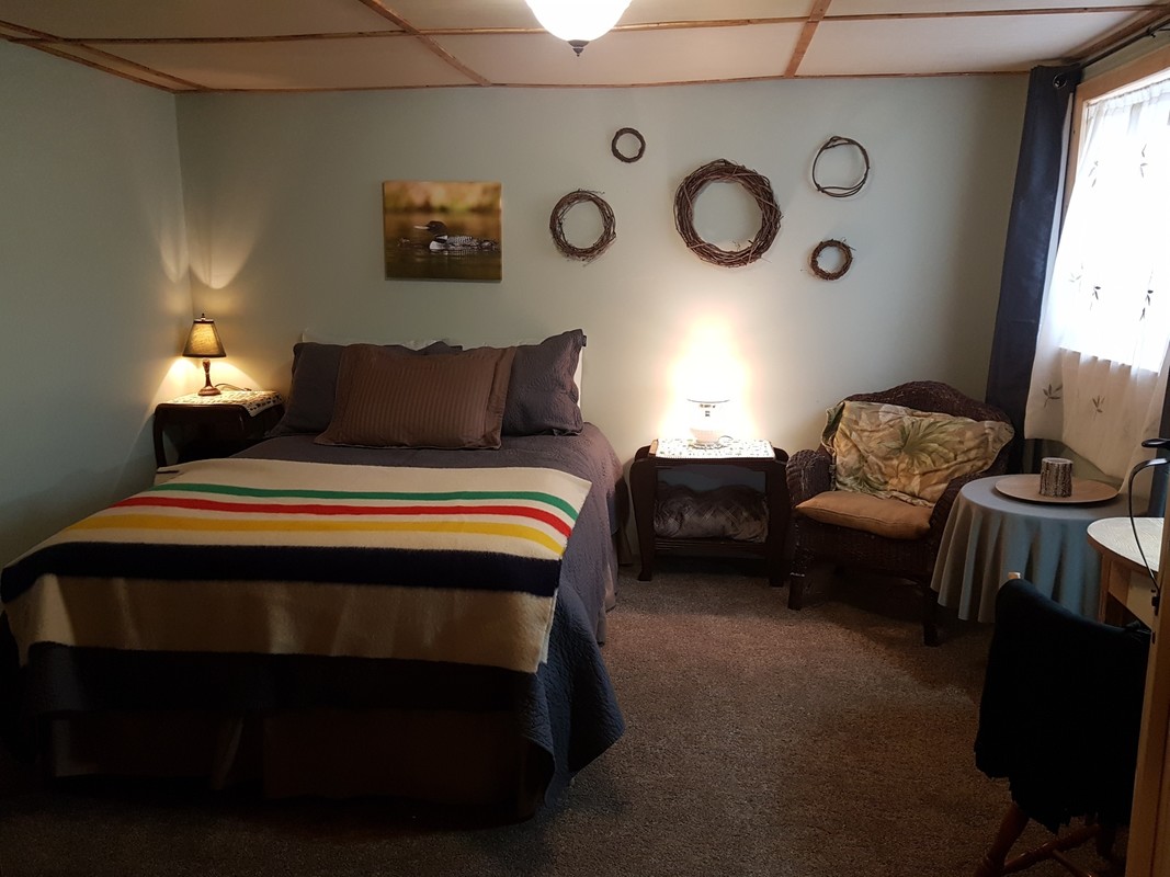  Woodsy Room(Full Room)  -  Visit the beautiful East Kootenays!  - Gallery -  1