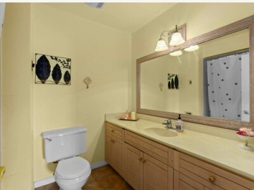 Private room with shared bathroom 