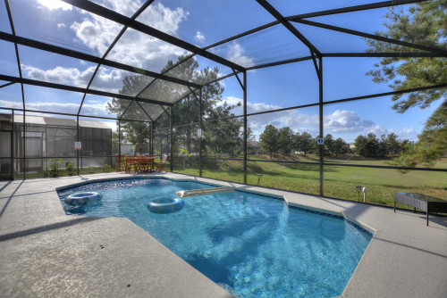 Luxury Coliving Haven with Pool & Tranquil Vibes in Windwood Bay