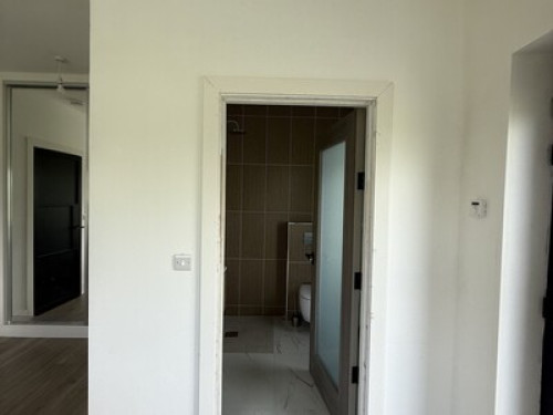 Ensuite Large Private Bedroom - Gallery - 22