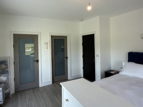 Ensuite Large Private Bedroom - Gallery - 20