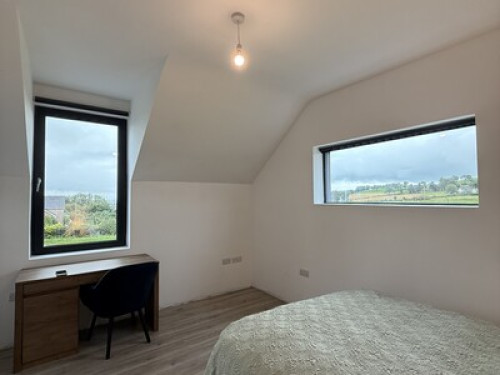 Ensuite Large Private Bedroom - Gallery - 36