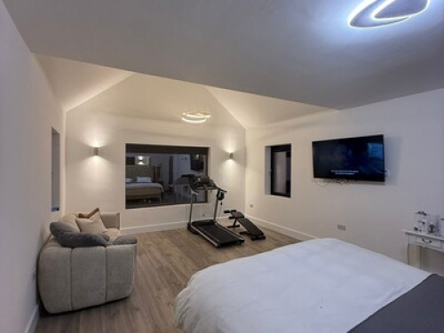 Ensuite Large Private Bedroom