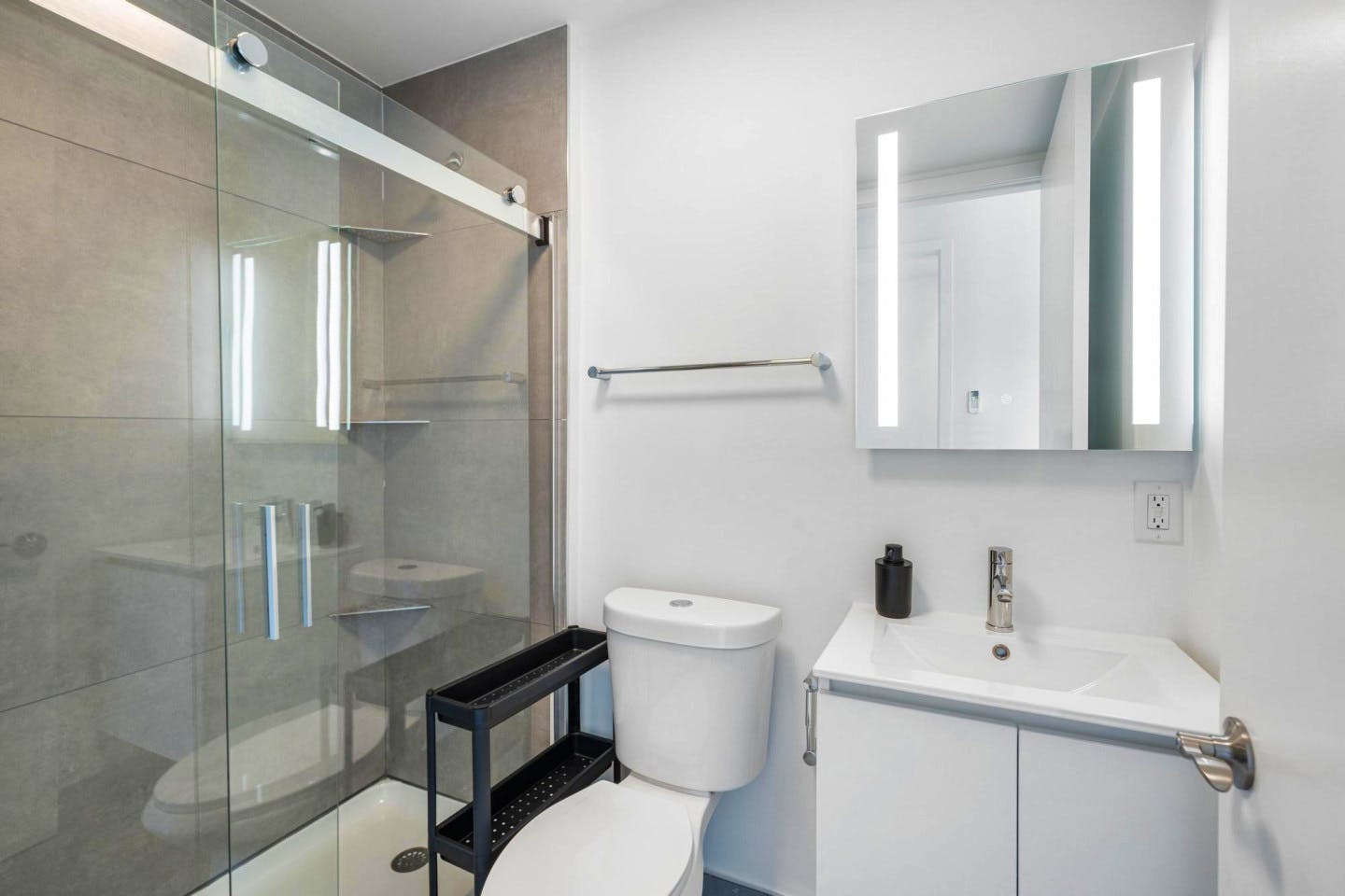  34 - Private Room In A 3-3 Apartment  -  Modern Coliving Experience in Vibrant East Little Havana, Miami  - Gallery -  1