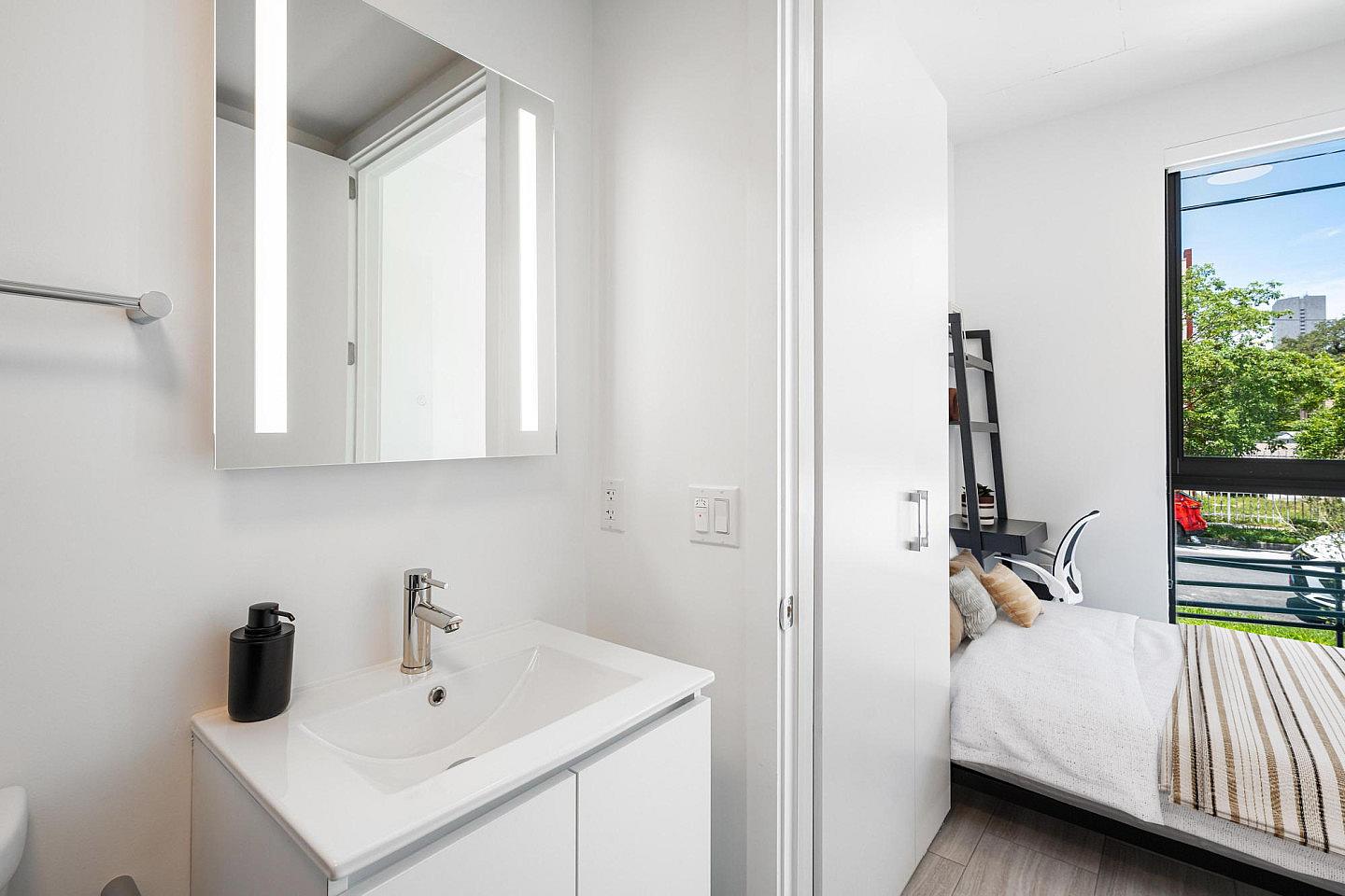 12 - Private Room In A 3-3 Apartment - Modern Coliving Experience in Vibrant East Little Havana, Miami - Gallery - 14