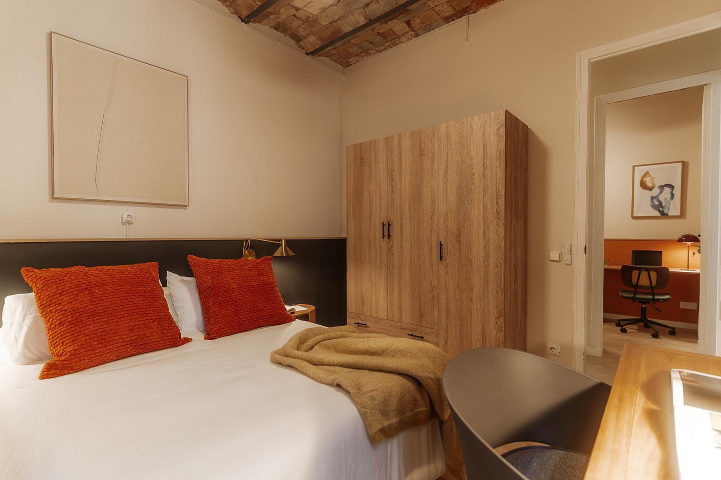  GENUS ROOM 2  -  Modern Coliving with Character in the Heart of Vibrant Ciutat Vella Apartment  - Gallery -  4