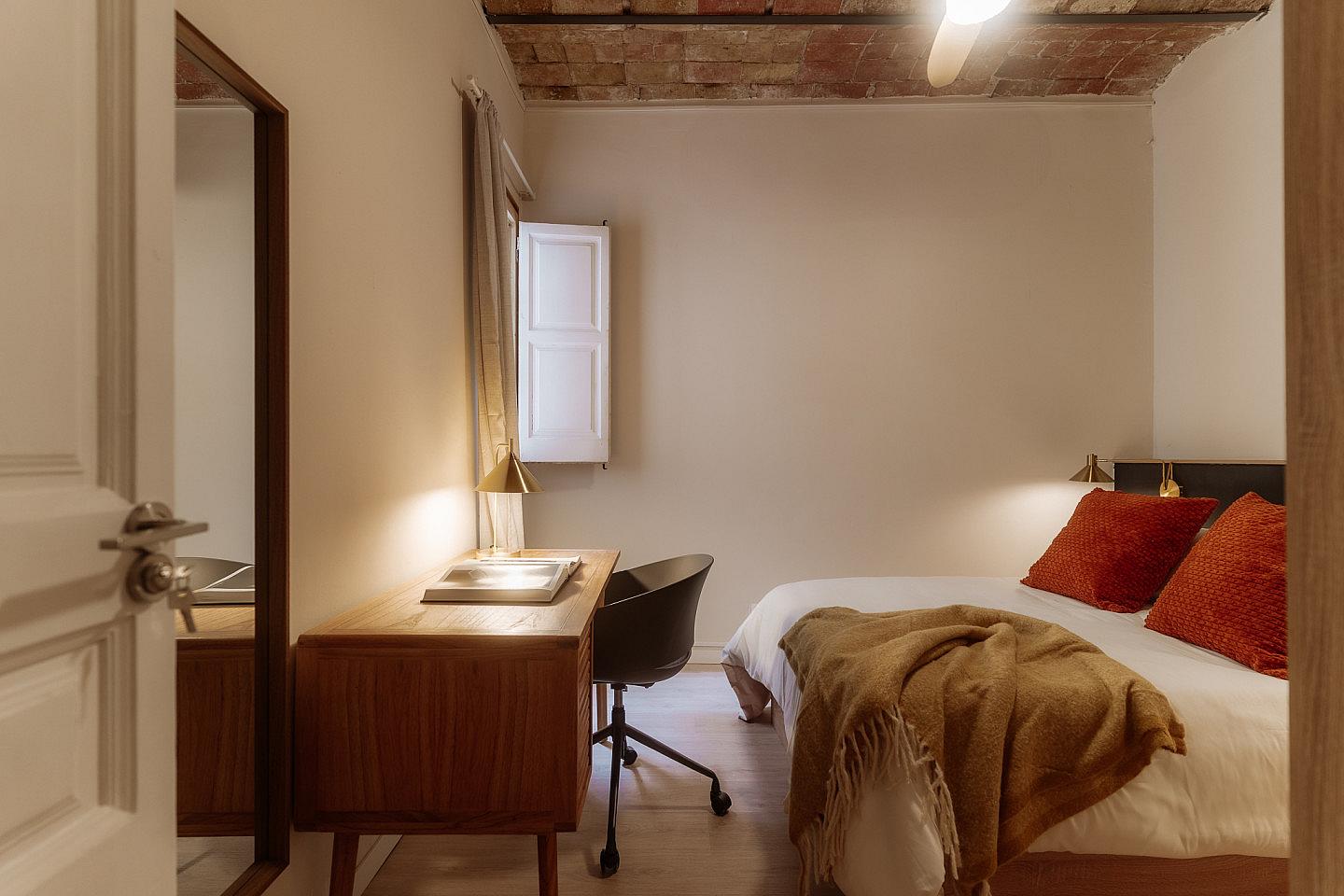  GENUS ROOM 2  -  Modern Coliving with Character in the Heart of Vibrant Ciutat Vella Apartment  - Gallery -  9