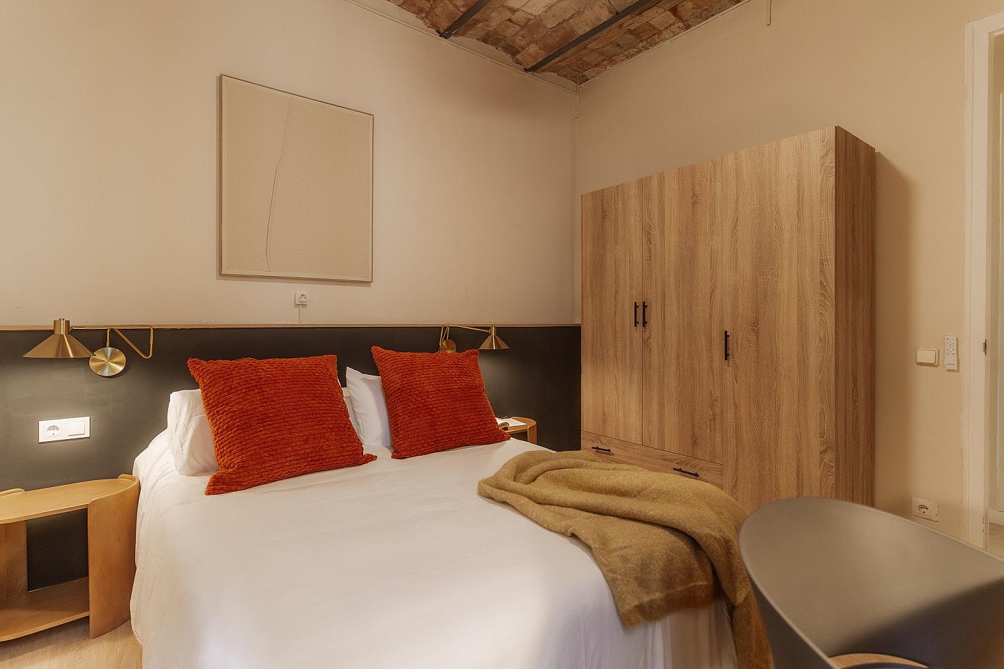  GENUS ROOM 2  -  Modern Coliving with Character in the Heart of Vibrant Ciutat Vella Apartment  - Gallery -  21