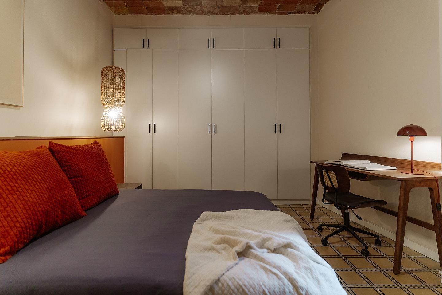  ORBE ROOM 2  -  Modern Coliving with Character in the Heart of Vibrant Ciutat Vella Apartment  - Gallery -  14