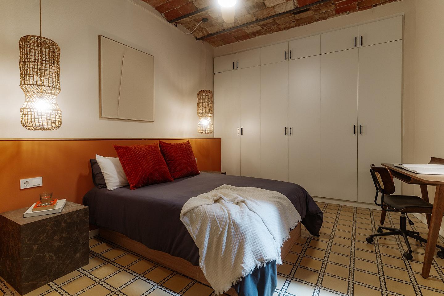  ORBE ROOM 2  -  Modern Coliving with Character in the Heart of Vibrant Ciutat Vella Apartment  - Gallery -  7