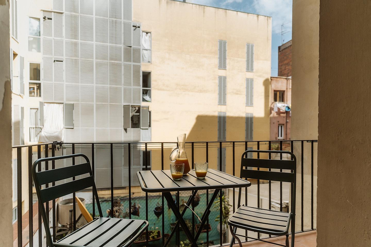  GENUS ROOM 3  -  Modern Coliving with Character in the Heart of Vibrant Ciutat Vella Apartment  - Gallery -  4