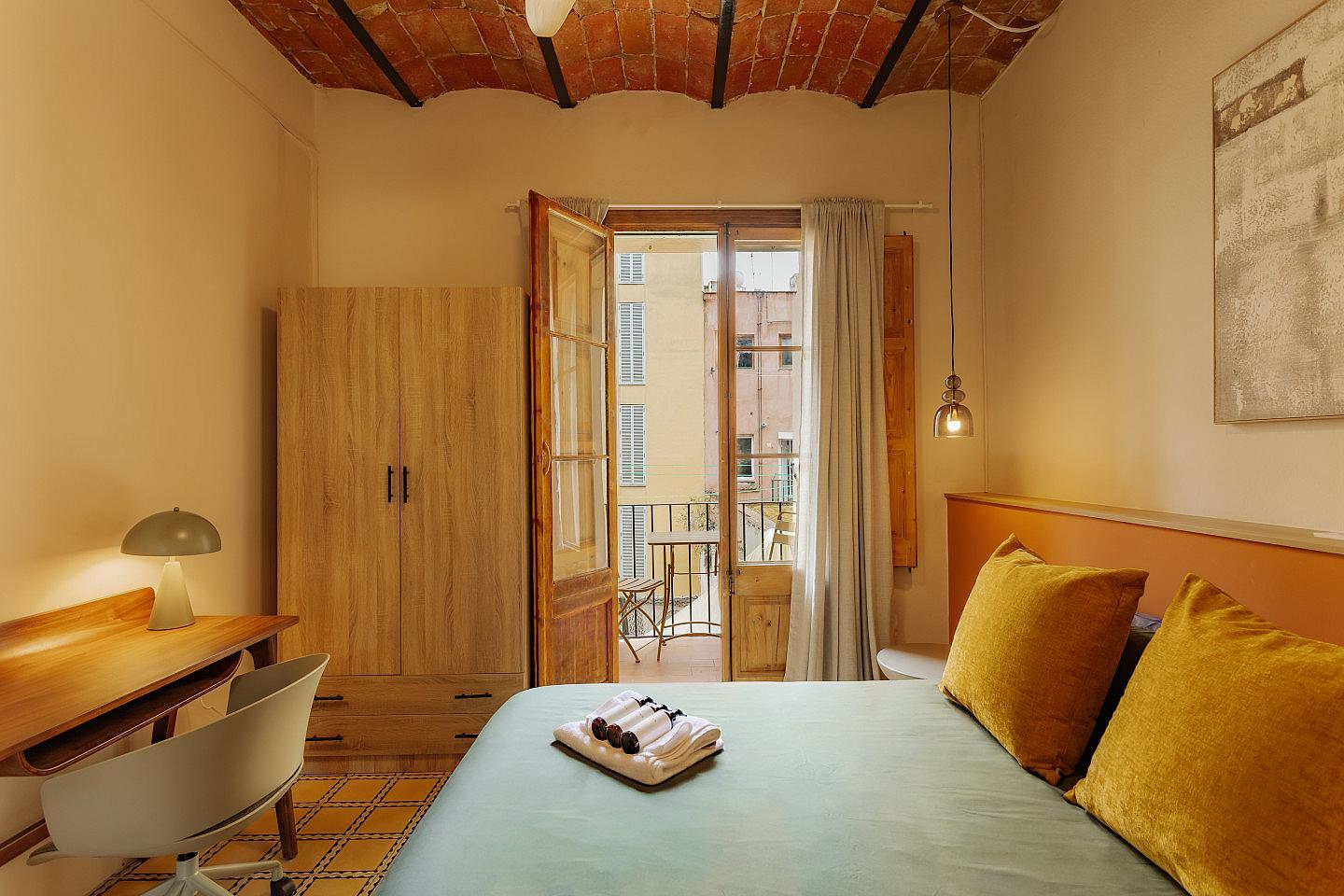  ORBE ROOM 3  -  Modern Coliving with Character in the Heart of Vibrant Ciutat Vella Apartment  - Gallery -  13