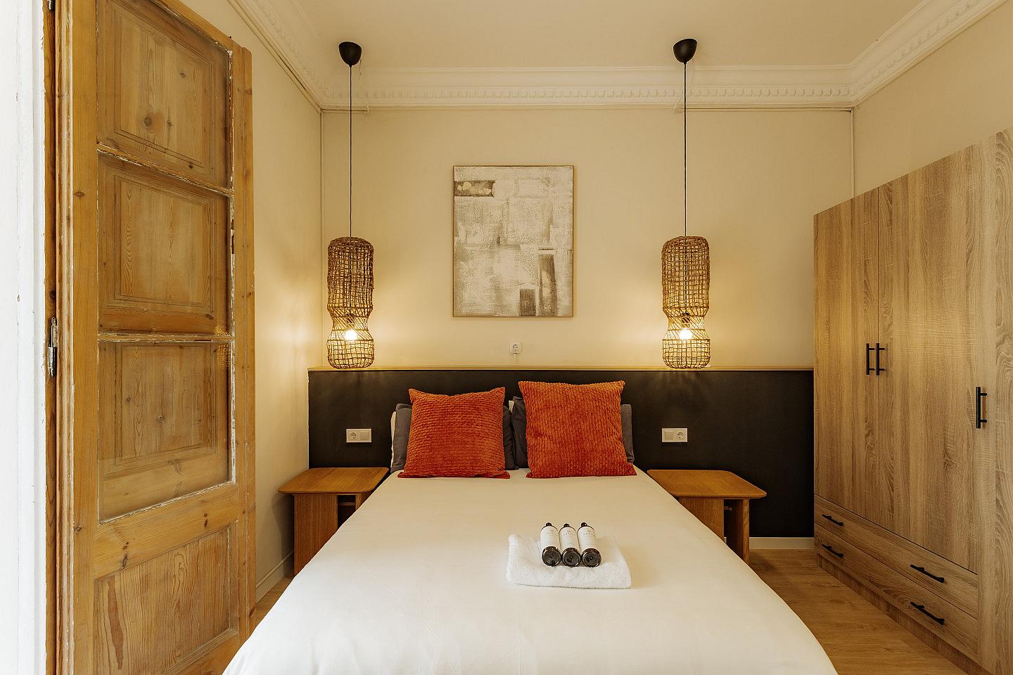  GENUS ROOM 4  -  Modern Coliving with Character in the Heart of Vibrant Ciutat Vella Apartment  - Gallery -  22