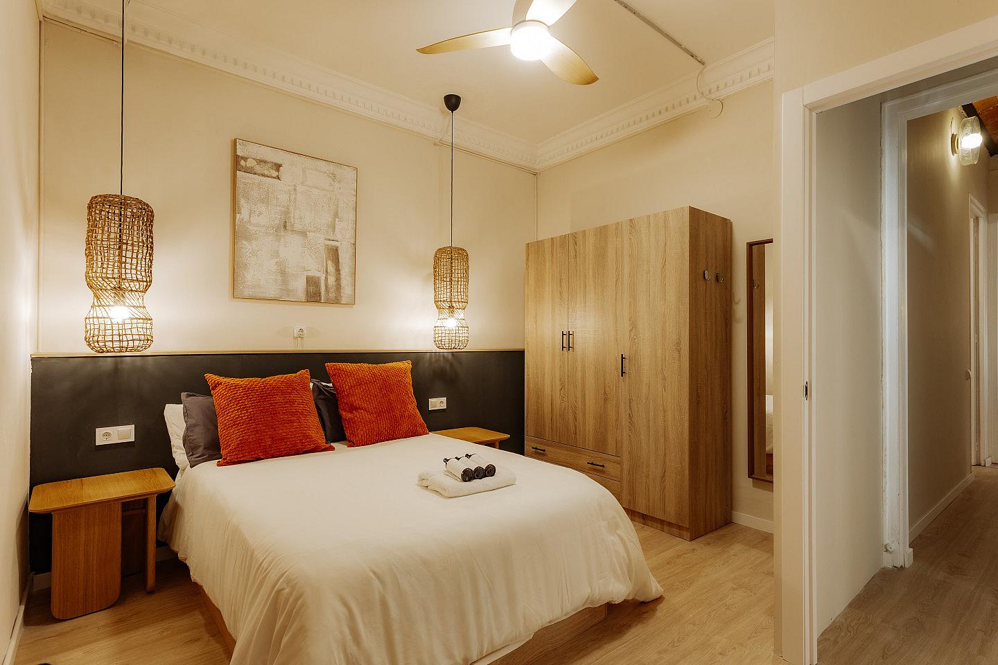  GENUS ROOM 4  -  Modern Coliving with Character in the Heart of Vibrant Ciutat Vella Apartment  - Gallery -  3