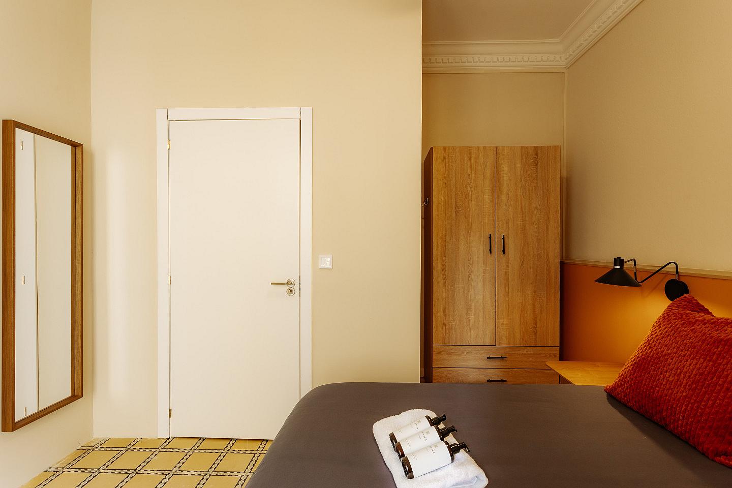  ORBE ROOM 4  -  Modern Coliving with Character in the Heart of Vibrant Ciutat Vella Apartment  - Gallery -  11