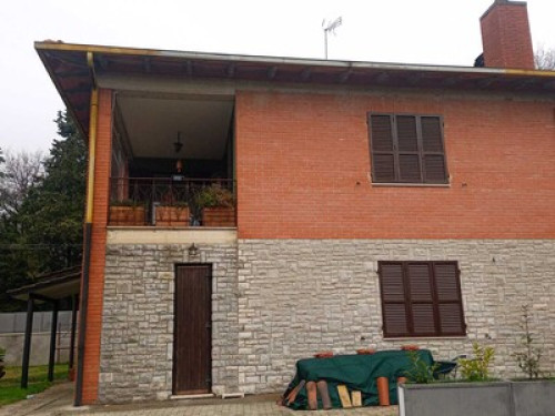 Comfy space, green view, nice hosts