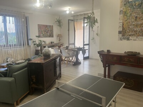 Comfy space, green view, nice hosts