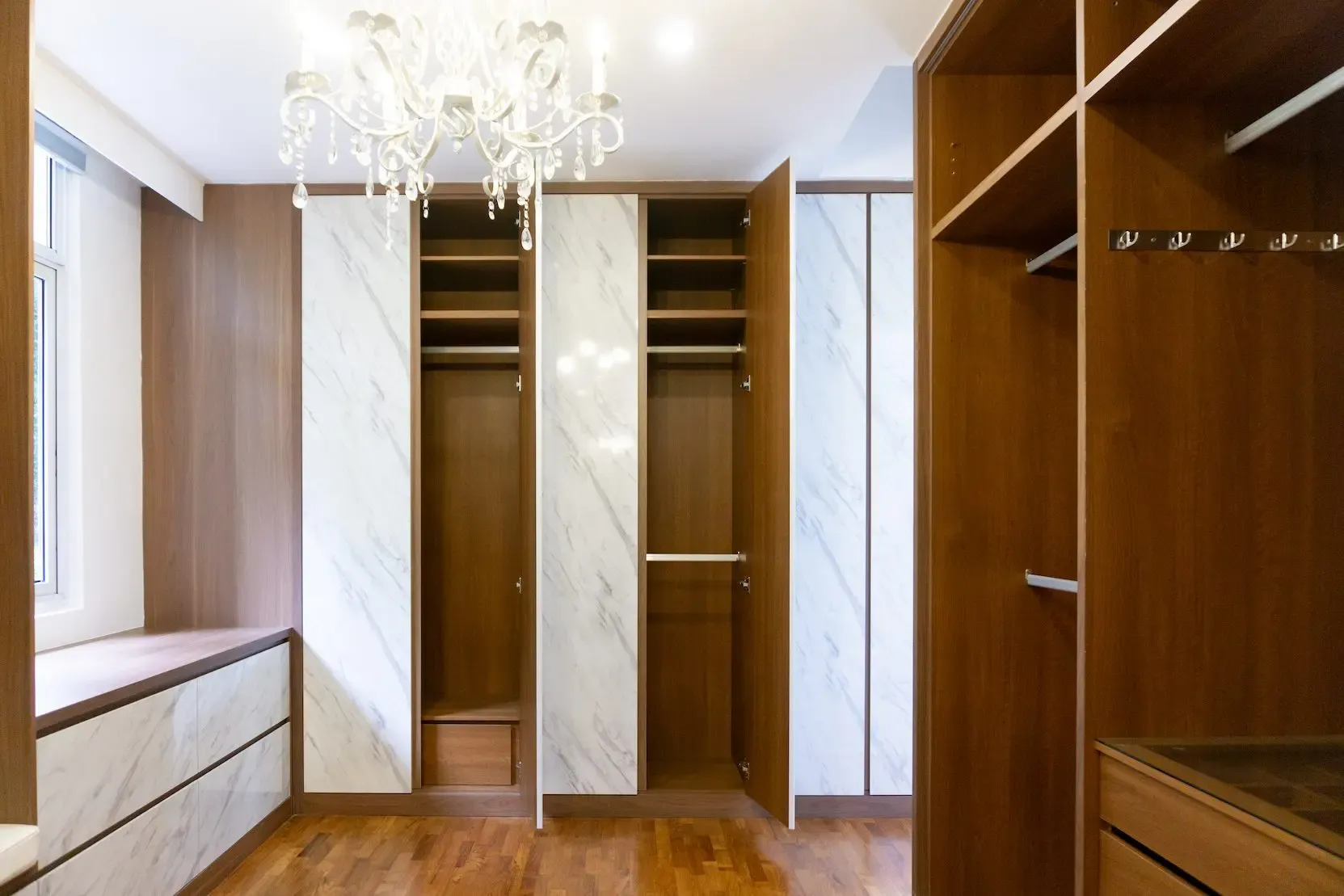 Executive Suite - Hollandswood Court - Gallery - 5